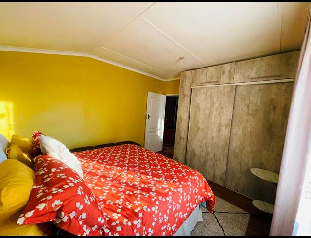 2 BEDROOM HOUSE FOR SALE IN KWAZAKHELE